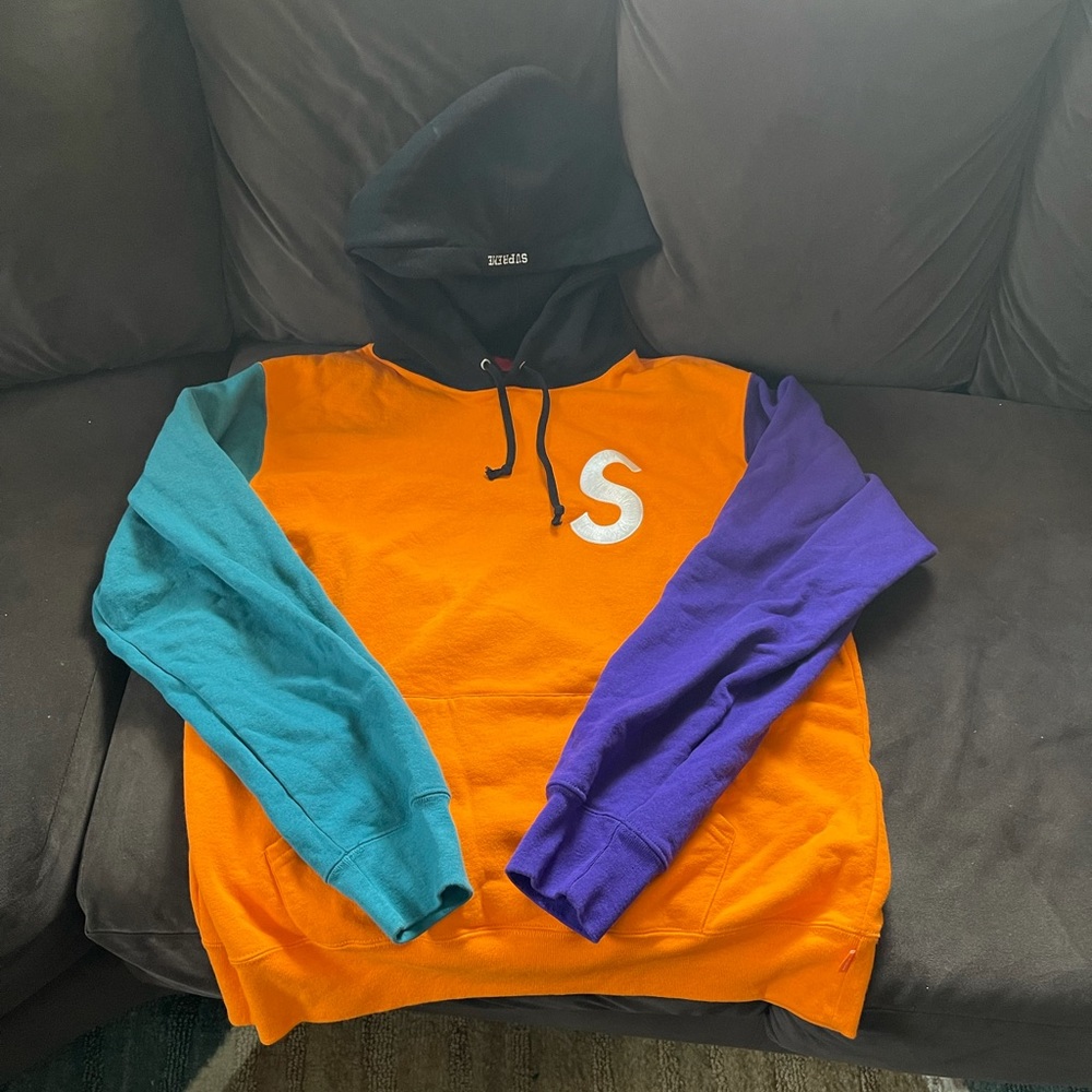 Supreme Hoodie